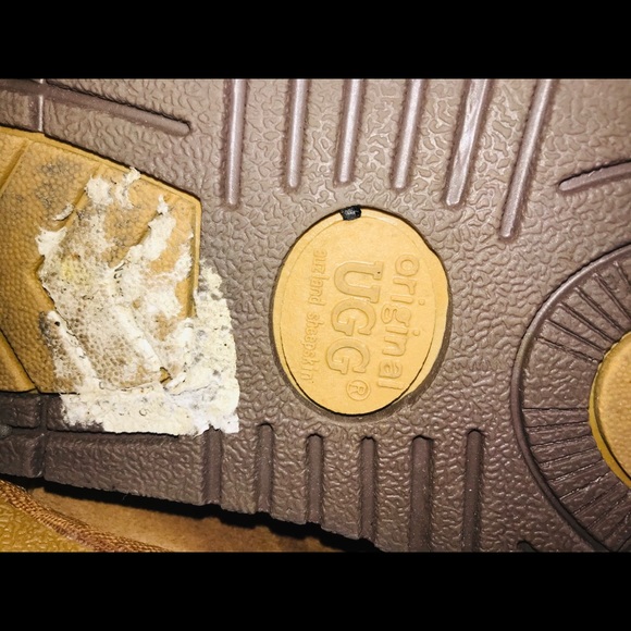 UGG Australia Boots - Picture 9 of 11